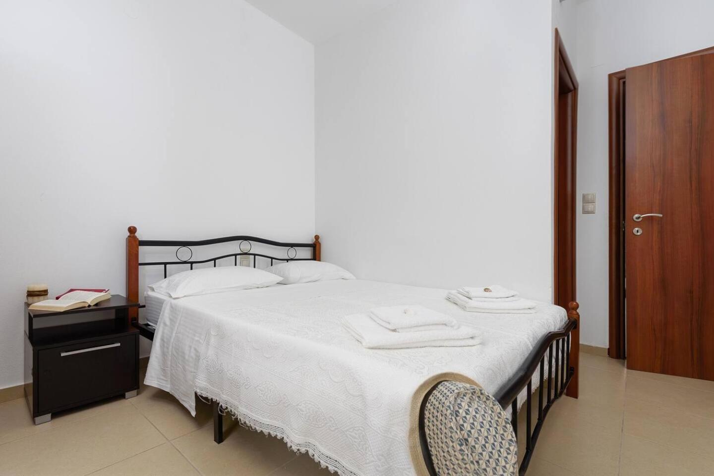 Sofia Apartment, With Sea & Mountain View Kalamaki  Ngoại thất bức ảnh