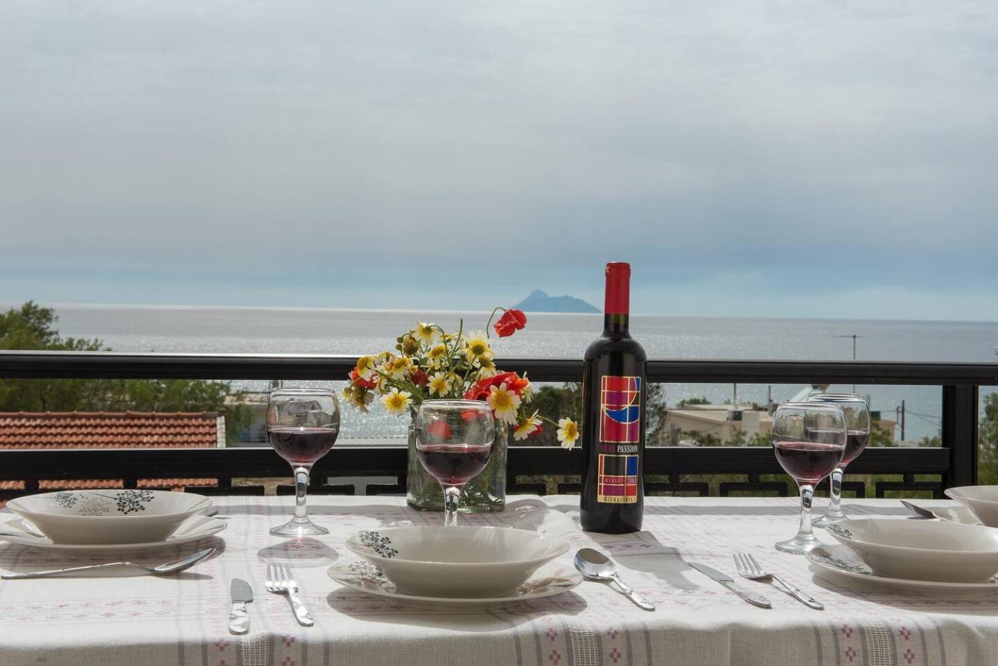 Sofia Apartment, With Sea & Mountain View Kalamaki  Ngoại thất bức ảnh