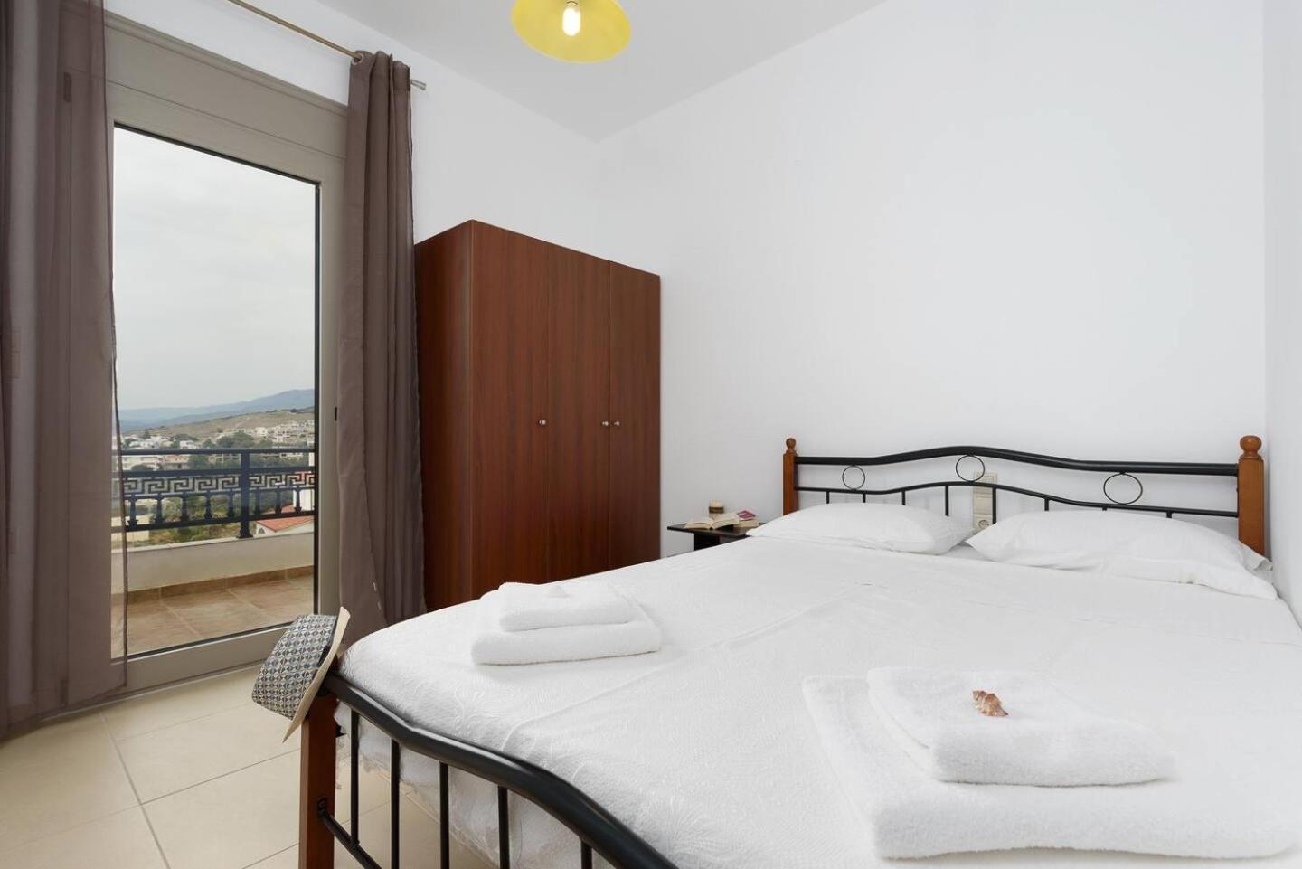 Sofia Apartment, With Sea & Mountain View Kalamaki  Ngoại thất bức ảnh