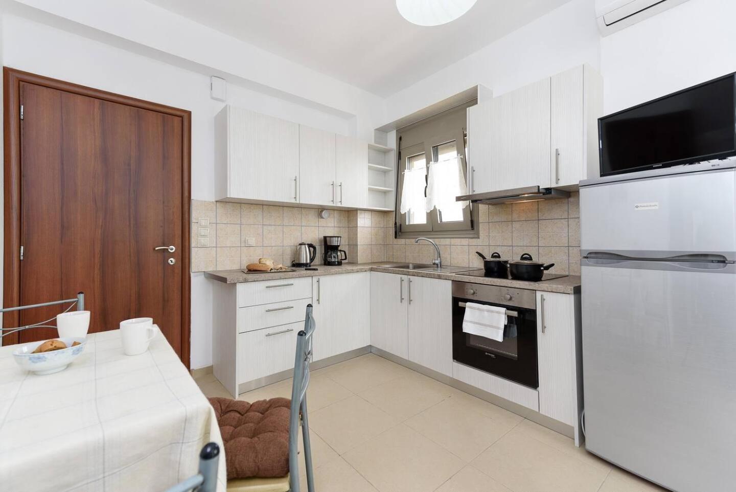 Sofia Apartment, With Sea & Mountain View Kalamaki  Ngoại thất bức ảnh